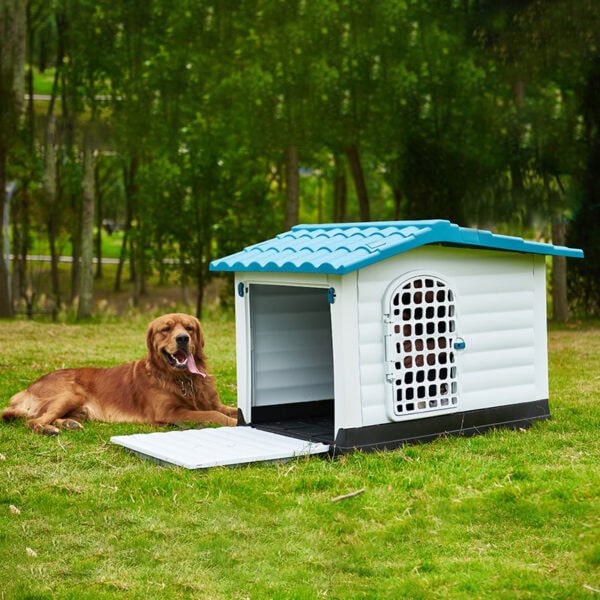 Side opening display of plastic dog kennel