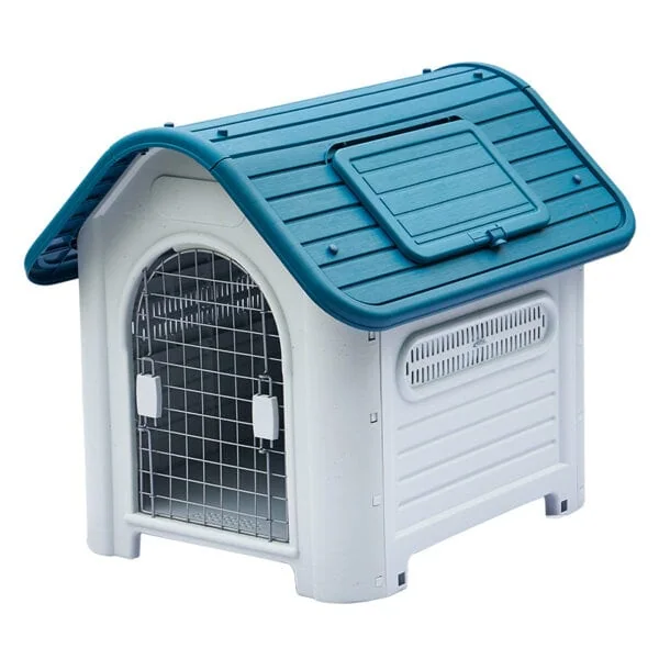 Bulk plastic dog house with air vents