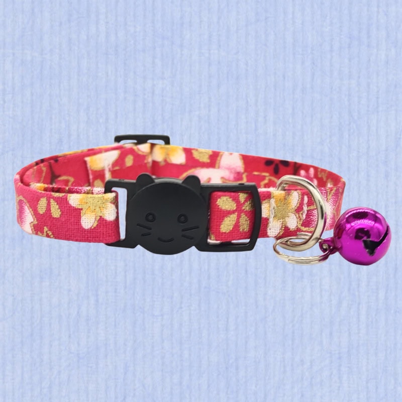 Custom adjustable cat collar with bell