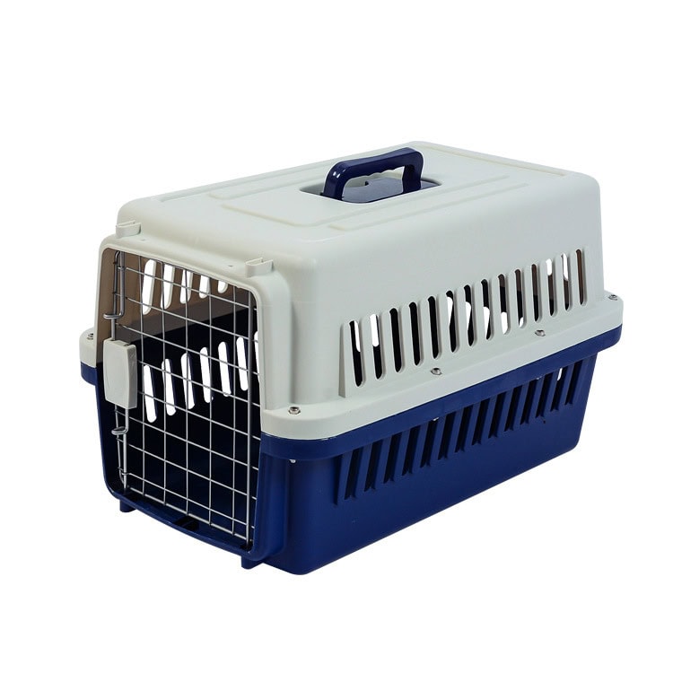 Bulk travel pet carrier with door lock