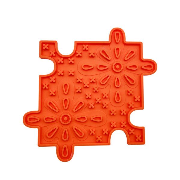 Puzzle-Style Floral Slow Lick Mat
