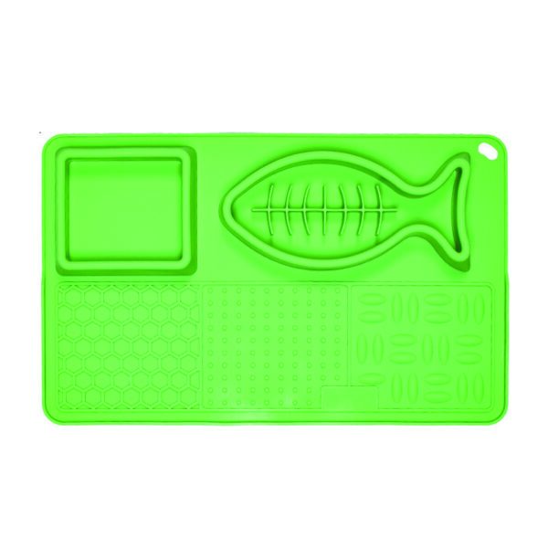 Multi-Compartment Travel & Treat Pet Mat